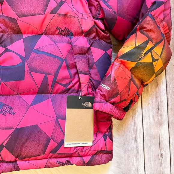 The North Face Women’s Nuptse Printed Down Jacket - Picture 4 of 11